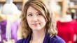 Jewel Staite vo filme Call Me Mrs. Miracle